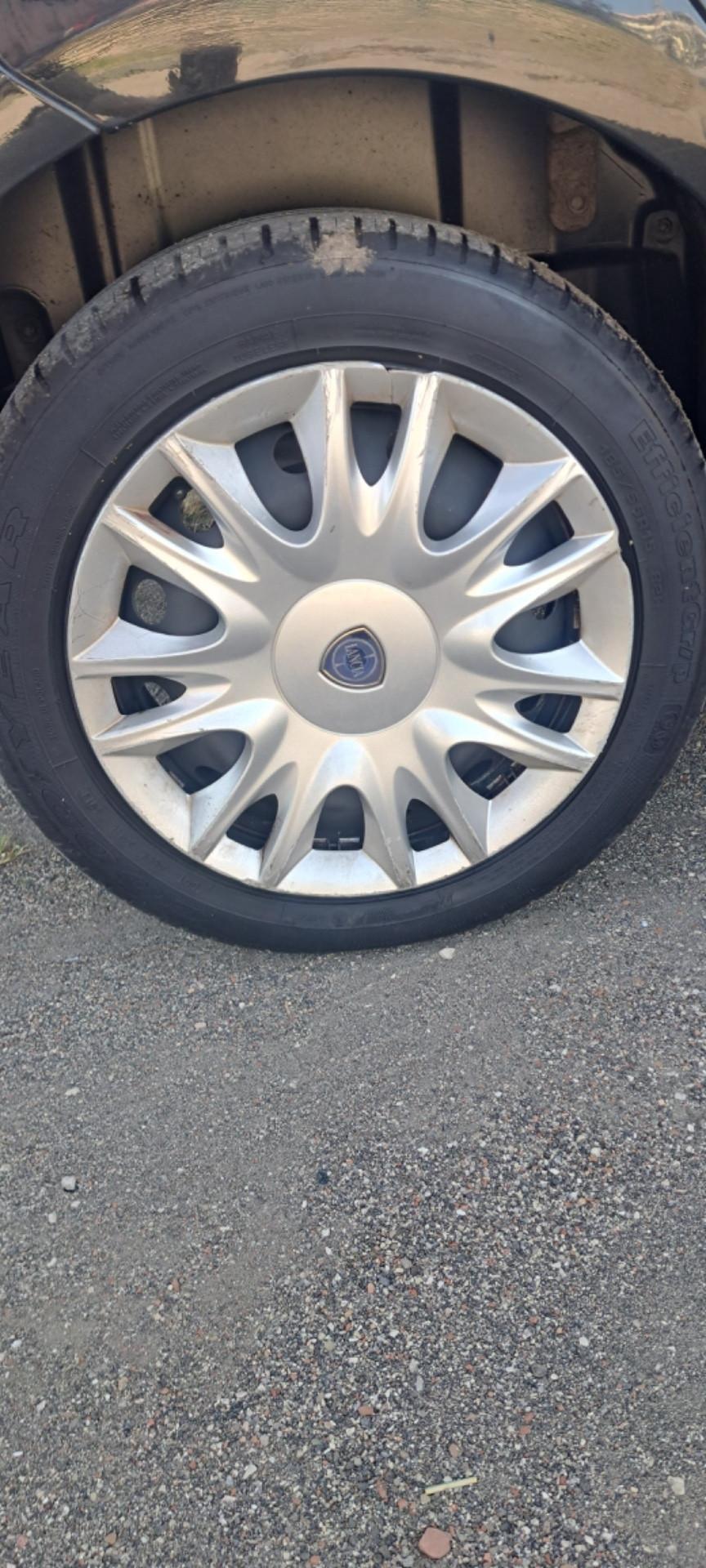 Lancia Ypsilon 1.2 69 CV 5 porte S&S Gold