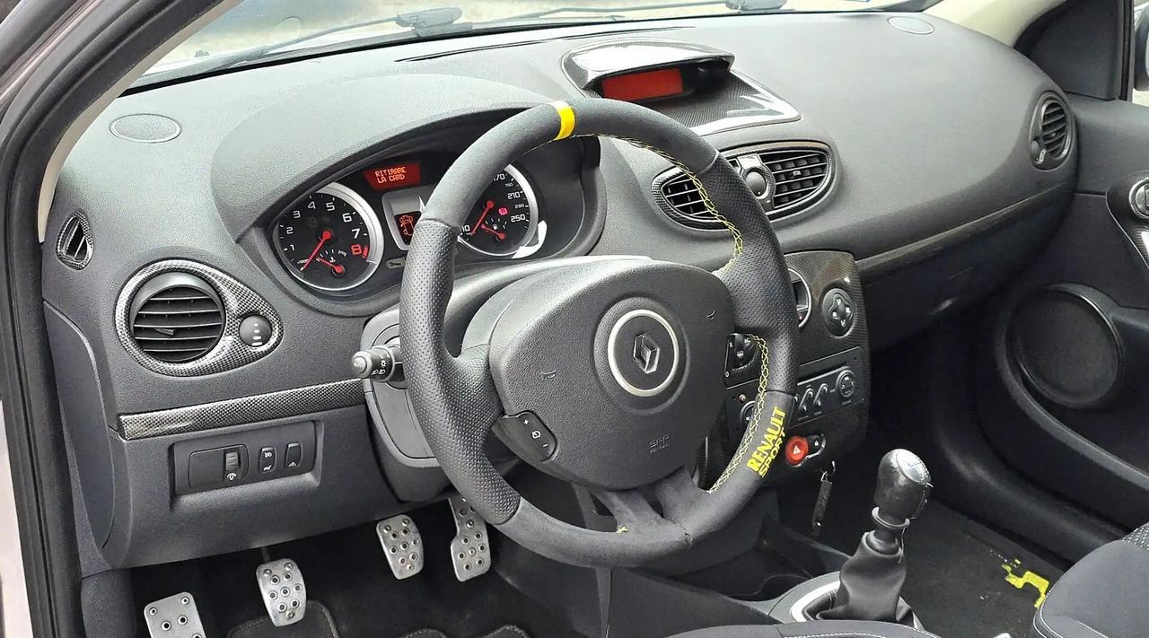Renault Clio 2.0 16V 200CV 3 porte RS - Vettura di interesse Storico e Collezionistico