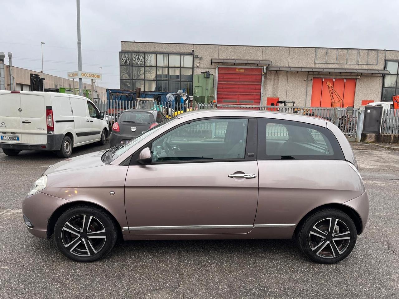 Lancia Ypsilon 1.2 69 CV Platino