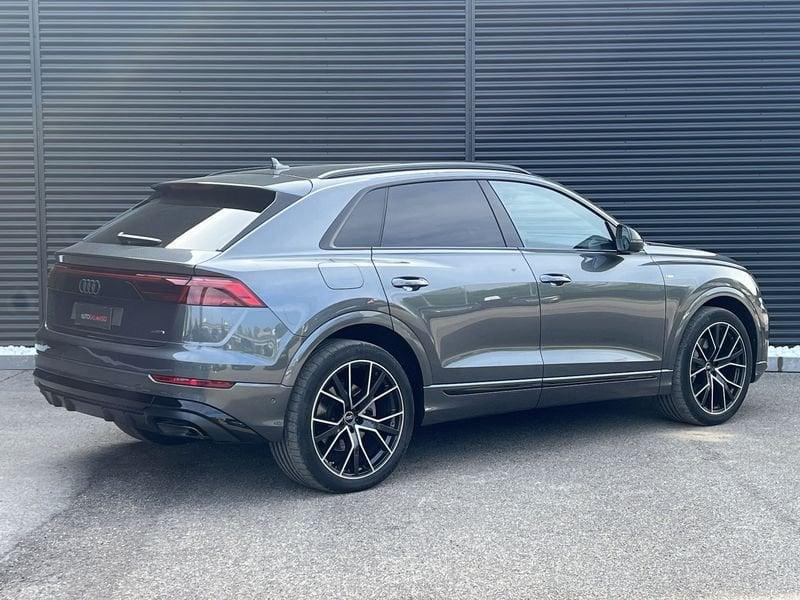 Audi Q8 50 TDI 210kW quattro tip. S Line Edition 286cv