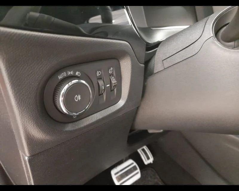 Opel Corsa GS Hybrid 110CV DTC6