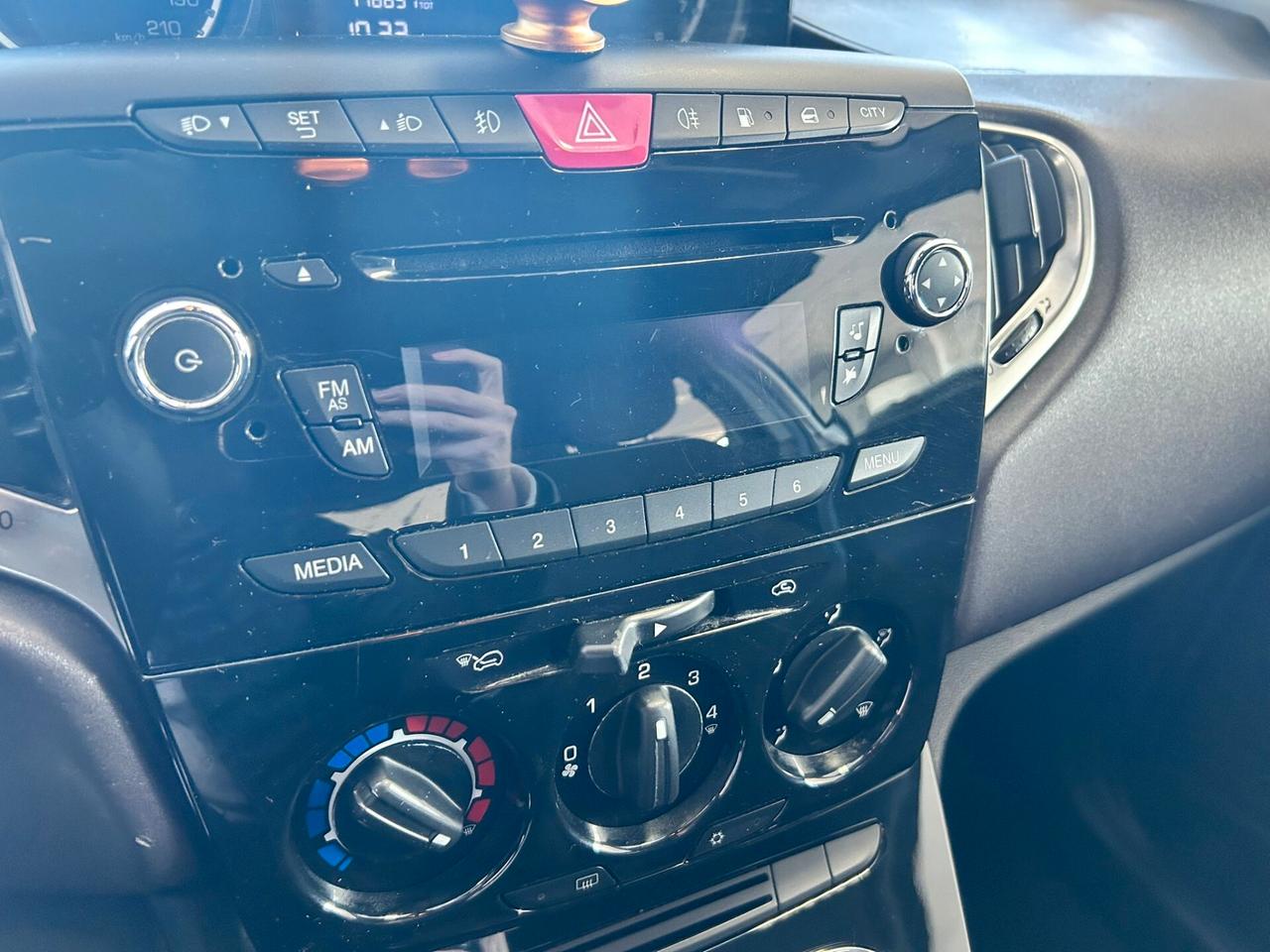 Lancia Ypsilon 1.2 GPL X NEOPATENTATI2013