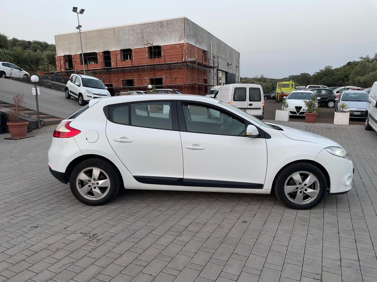 Renault Megane Mégane 1.5 dCi 110CV EDC Attractive