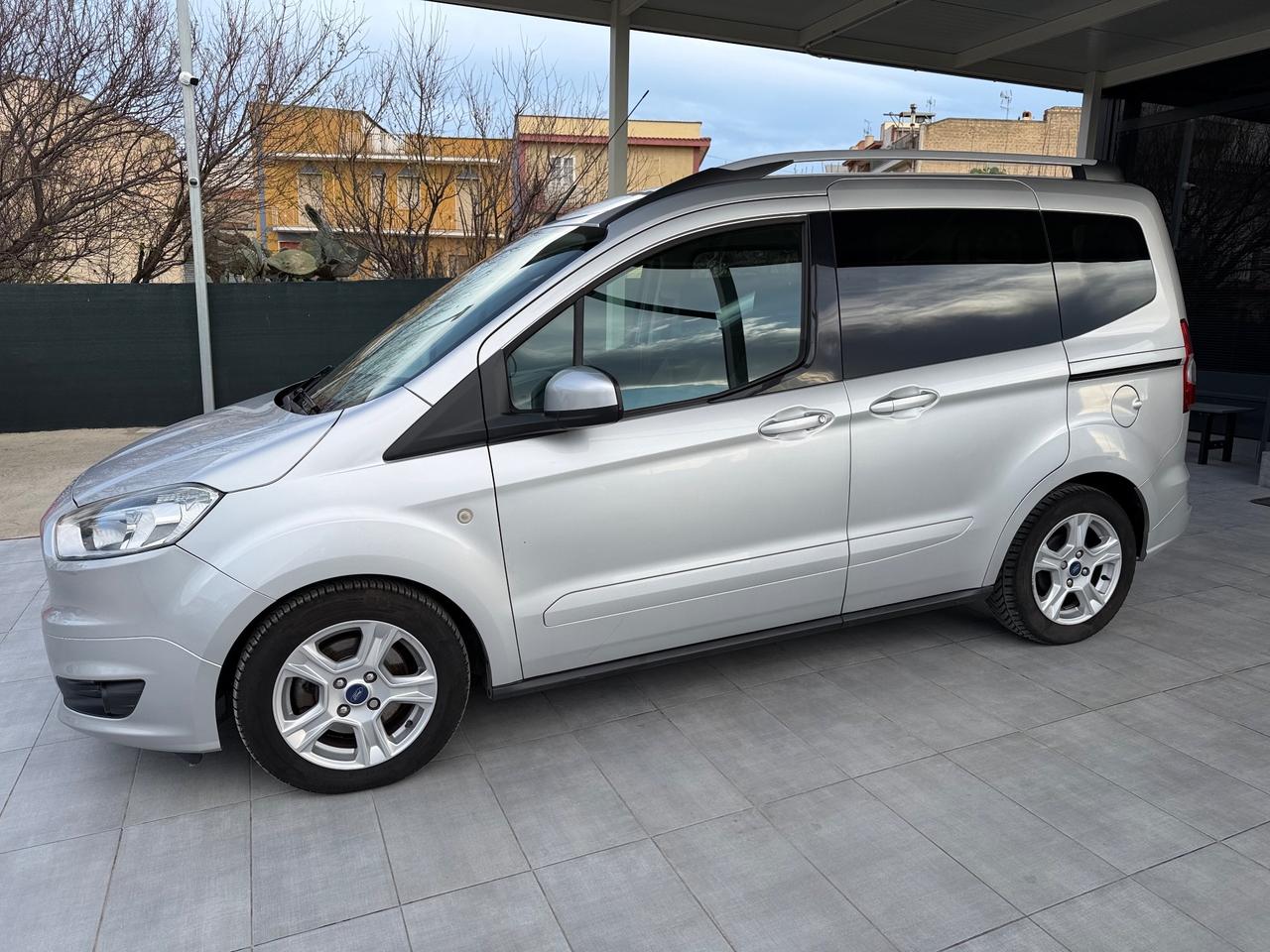 Ford Tourneo Courier 1.5 TDCI 75 CV Titanium