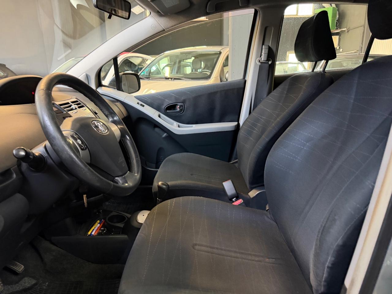 Toyota Yaris 1.3 Benzina - CAMBIO AUTOMATICO