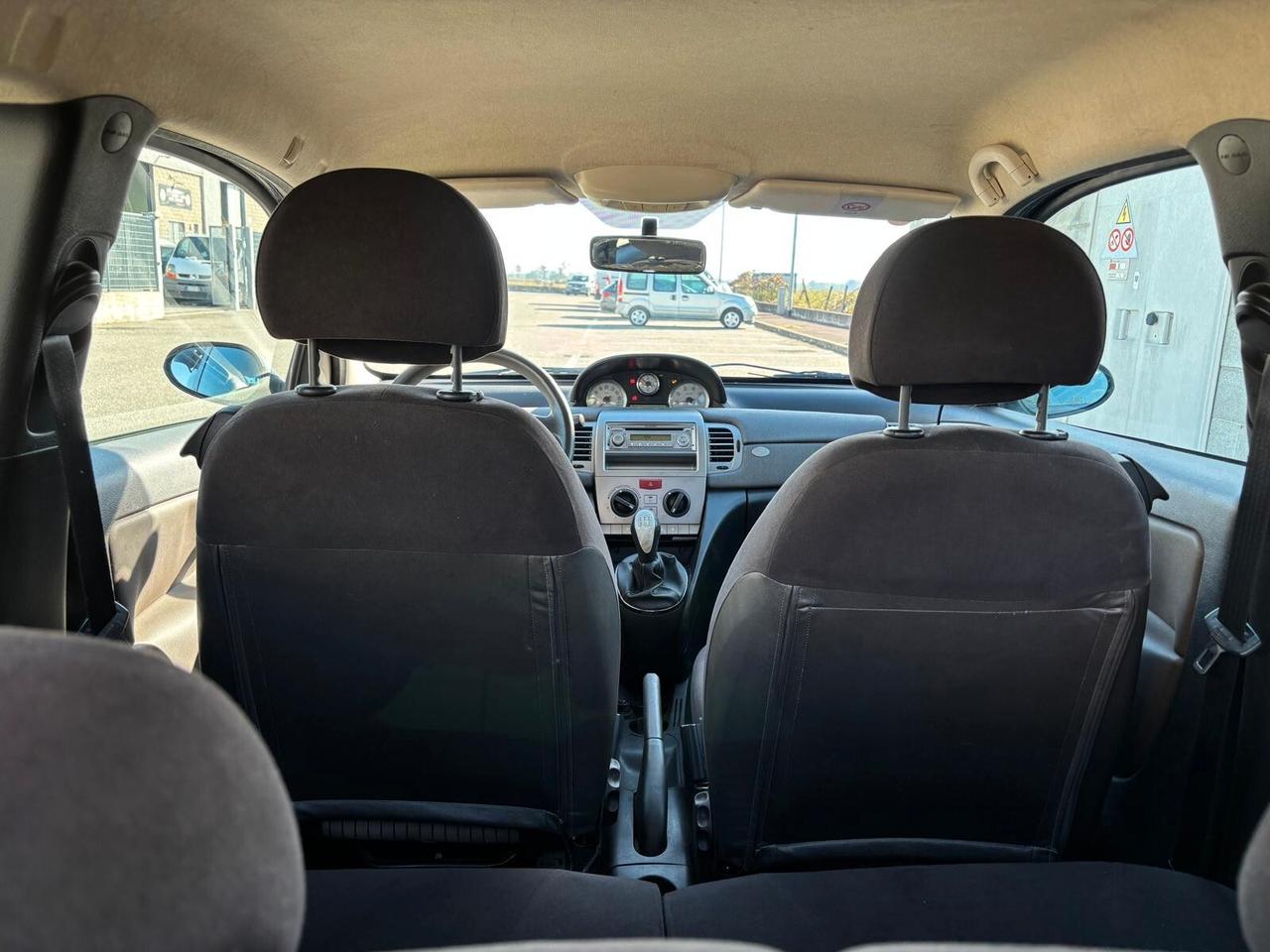 Lancia Ypsilon 1.3 MJT 75 CV Argento