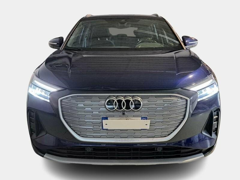 AUDI Q4 40 e-tron Business Advanced