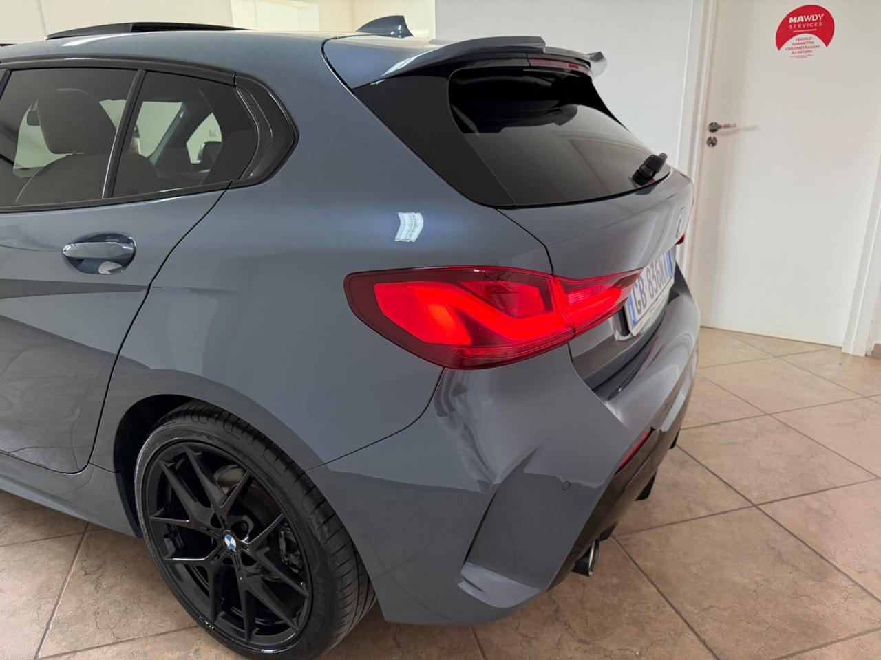 Bmw 118 118d 5p. Msport TETTO APRIBILE AUTO