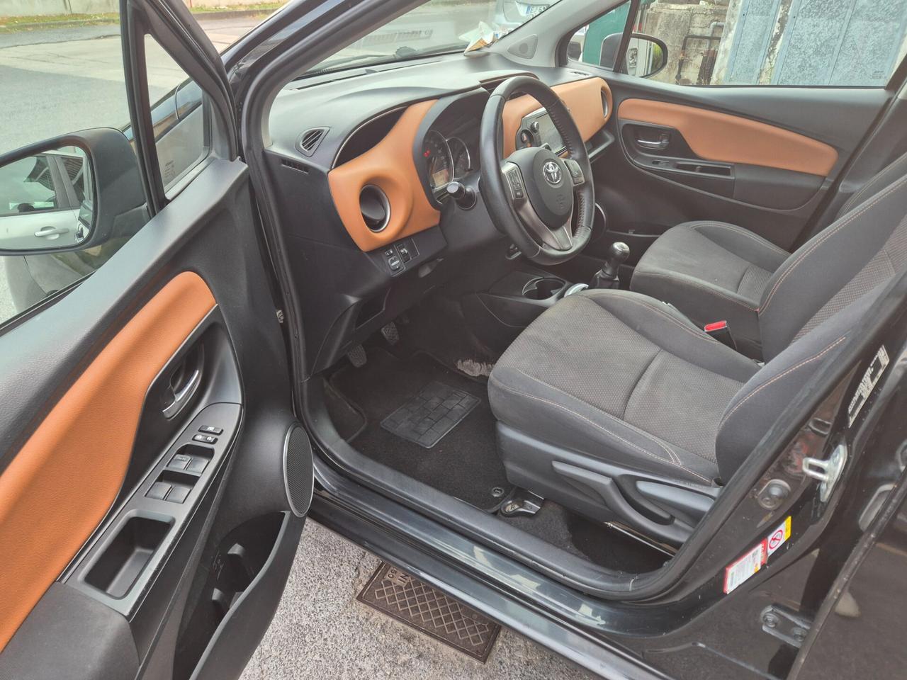 Toyota Yaris 1.0 5 porte Lounge POCHISSIMI KM!!!!!!!