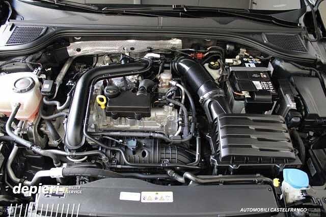 Volkswagen Golf 1.0 eTSI EVO DSG Life -mhev -Ok Neop