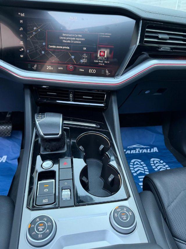 VOLKSWAGEN Touareg 3.0 V6 TDI 286 CV SCR R line tetto panoramico