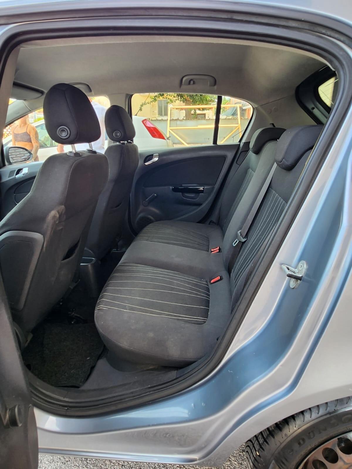 Opel Corsa 1.2 5 porte Cosmo