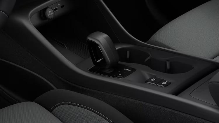 VOLVO XC40 CORE B3 AUTO PREZZO PROMO FINO AL 31/12/2025