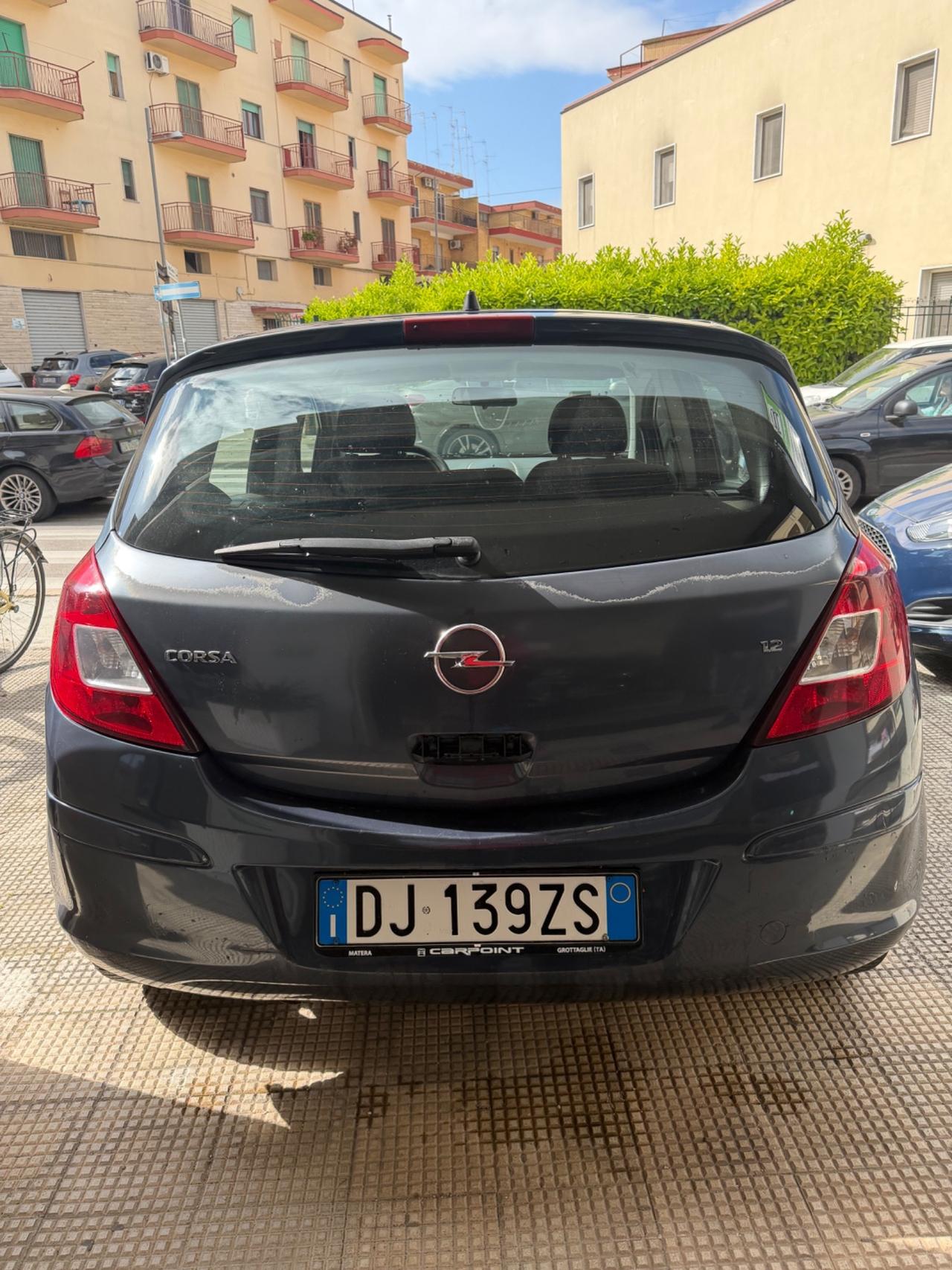 Opel Corsa 1.2 5 porte Cosmo