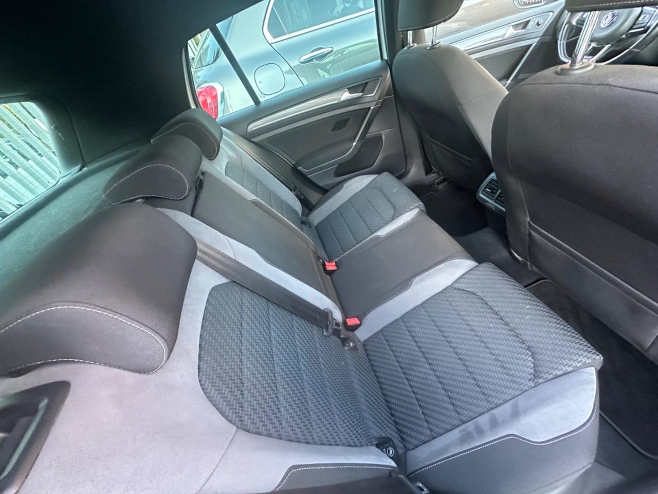 Volkswagen Golf 1.6 TDI 115CV DSG 5p. R LINE INTERNO ED ESTERNO Sport Edition BlueMotion Tech.