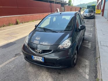 Toyota Aygo 1.0 12V VVT-i 5 porte ok neopatentati