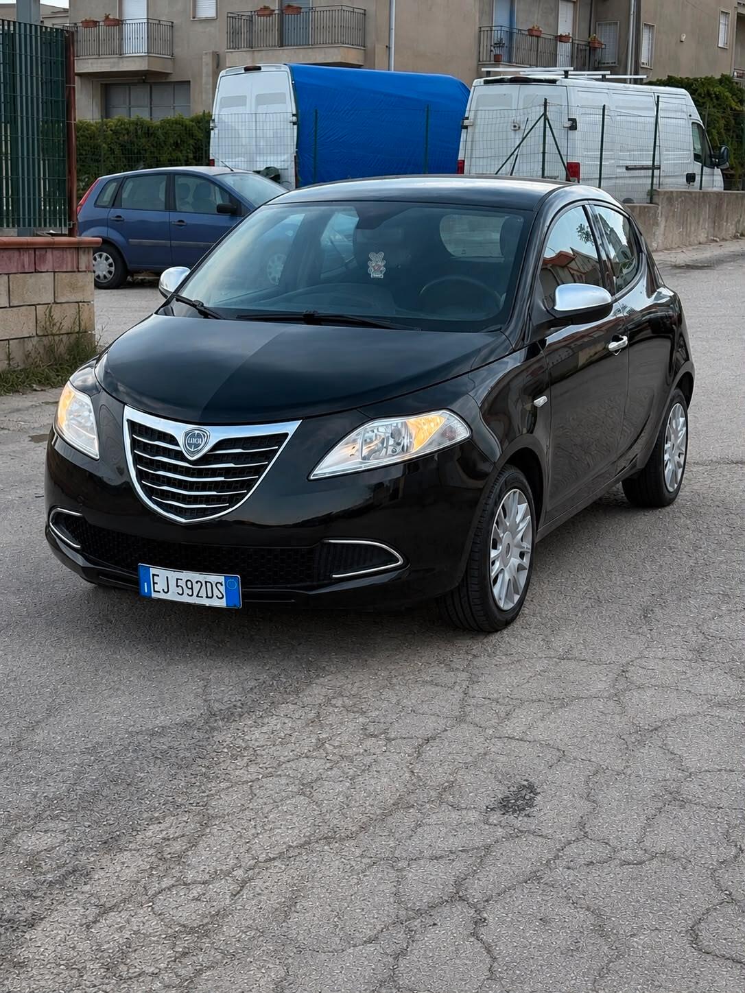 Lancia Ypsilon 1.2 69 CV Platinum