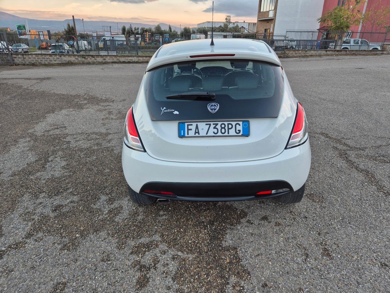 Lancia Ypsilon 1.2 69 CV 5 porte Elefantino