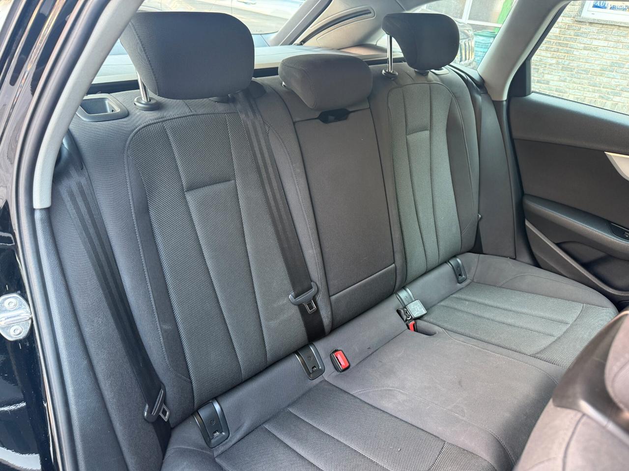 Audi A4 Avant 2.0 TDI 150 CV ultra Business Sport