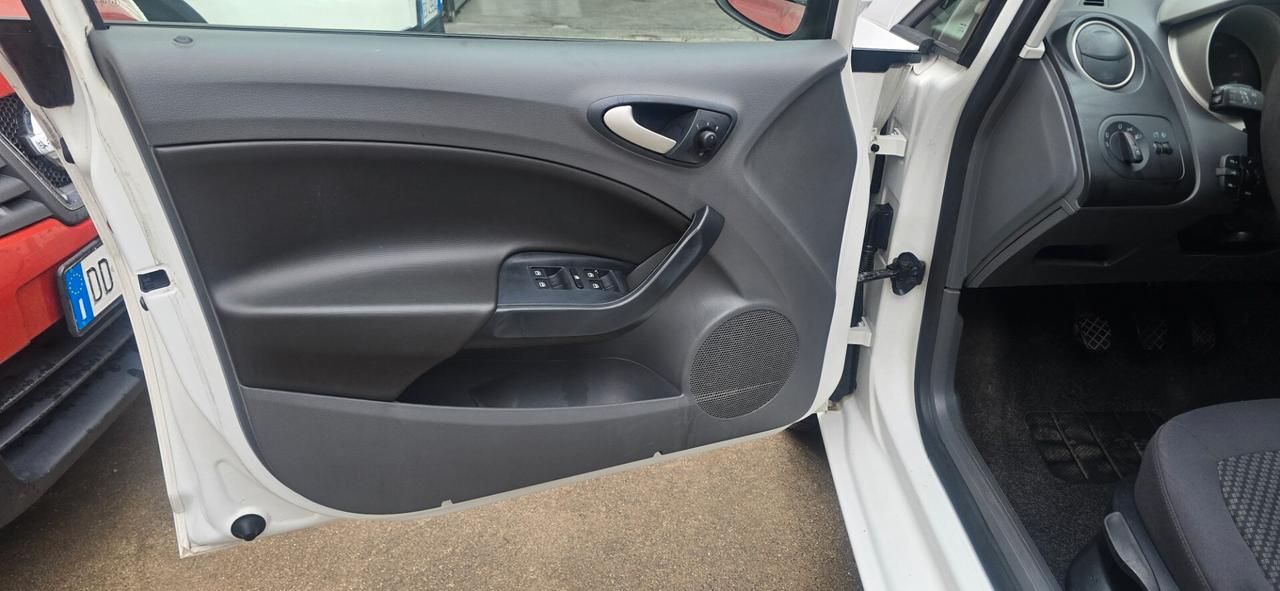 Seat Ibiza 1.2 70 CV 5p. Vendo con.passagio conpreso occasione più revisione x2 anni