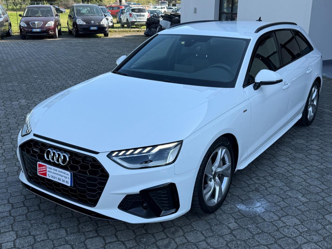 Audi A4 Avant 40 TDI quattro S tronic S line|BLACK LINE