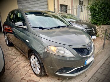 Lancia Ypsilon 1.2 69 CV 5 porte Platinum