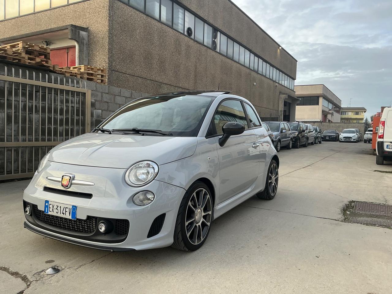 Abarth 500 1.4 Turbo T-Jet Custom