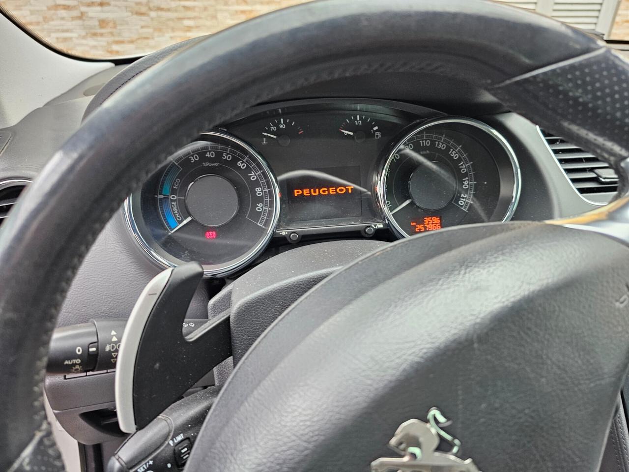 Peugeot 3008 HYbrid4 99g BATTERIA ROTTA