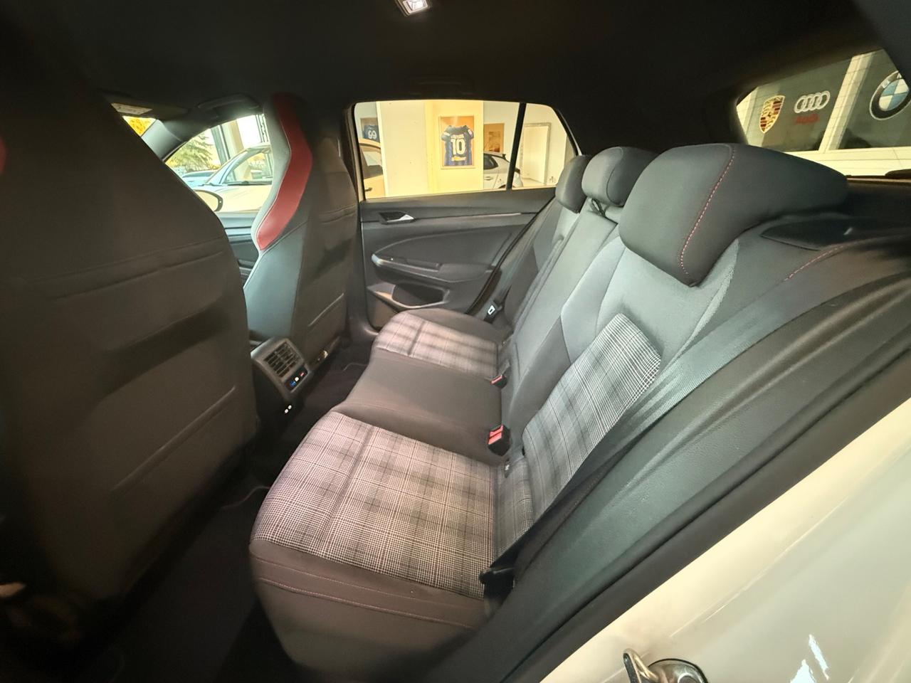 Volkswagen Golf GTI 2.0 TSI DSG