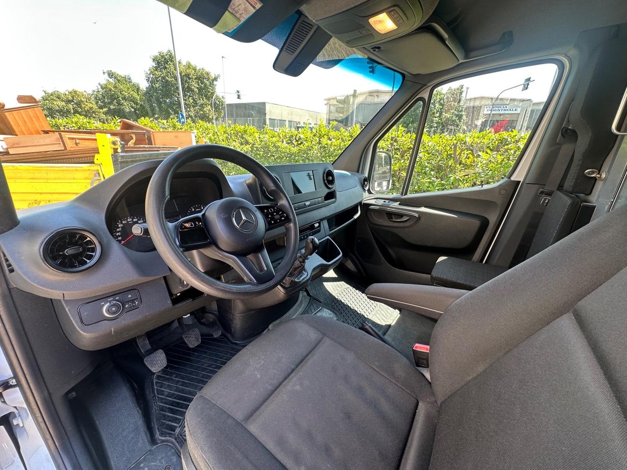 Mercedes Sprinter 311 2.0 CDI F 37/33 RWD H2