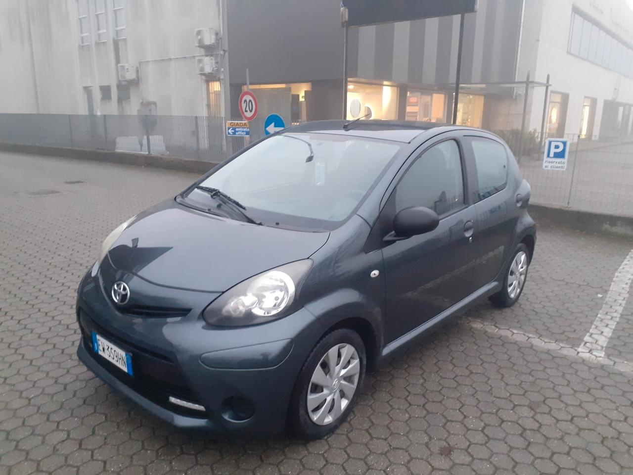 Toyota Aygo 1.0 12V VVT-i 5 porte Cool Soda Connect