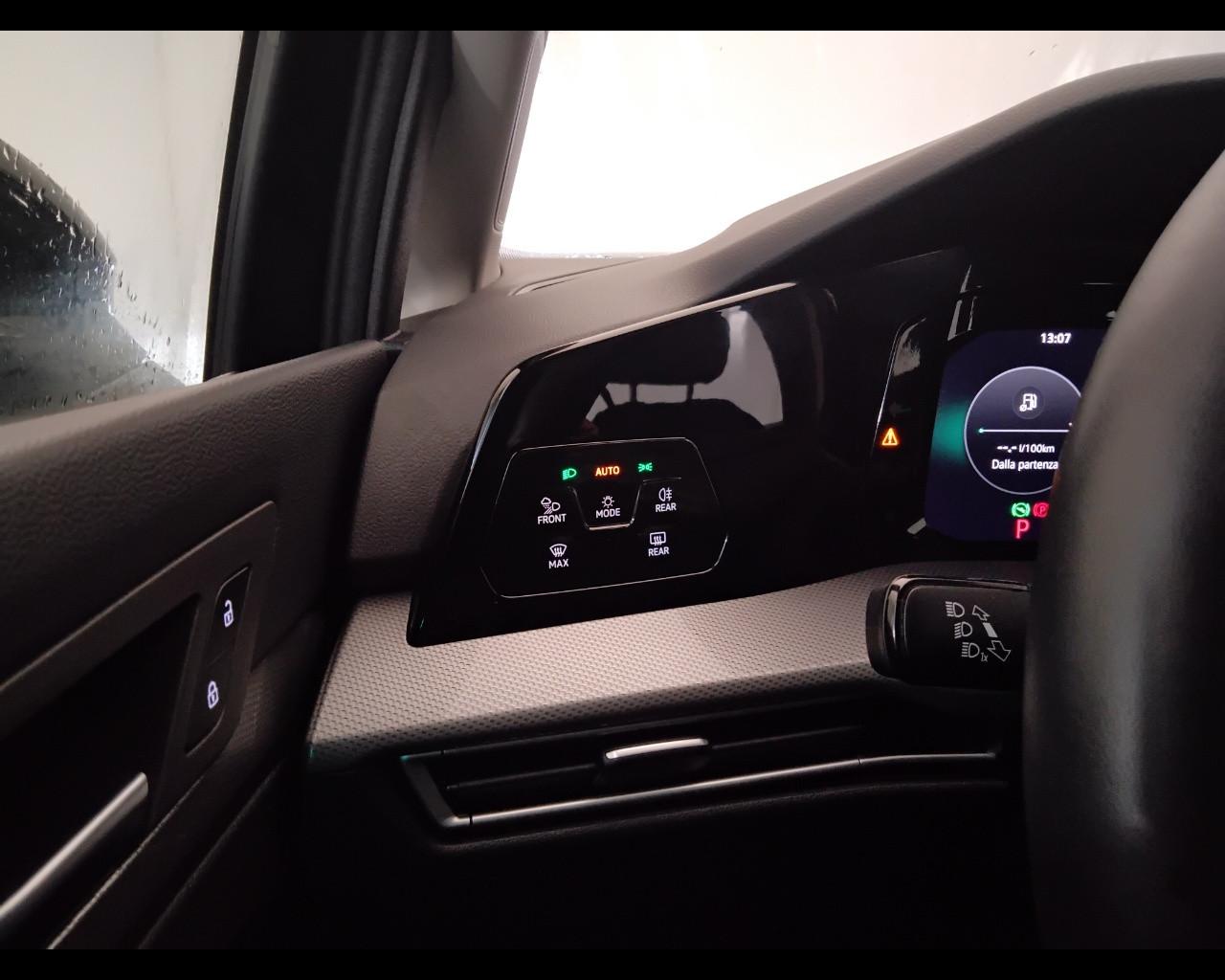 VOLKSWAGEN Golf VIII 2024 - Golf 2.0 tdi Style 150cv dsg