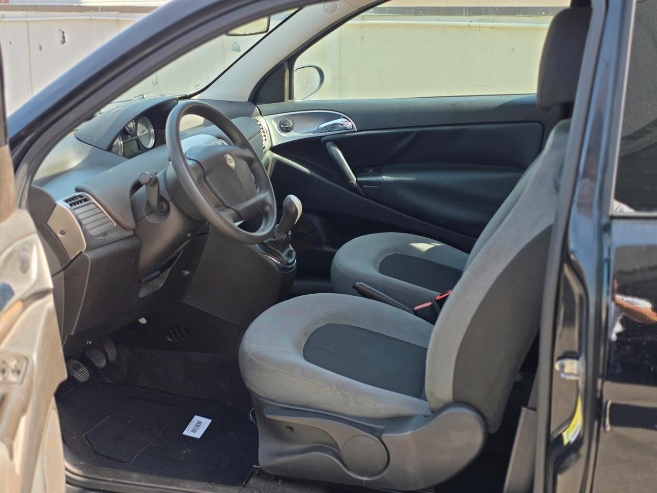 Lancia Ypsilon 1.3 MJT 90 CV Platino