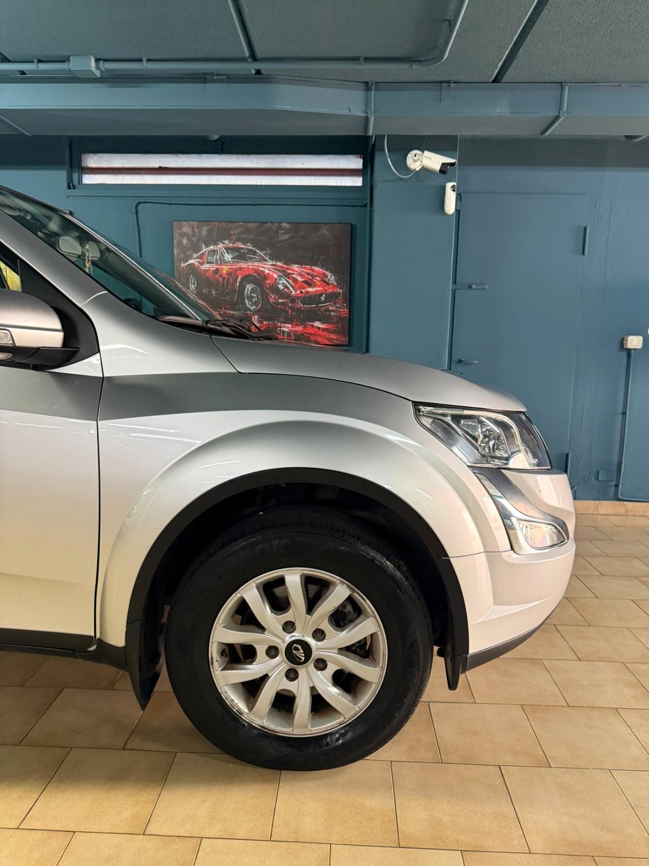 XUV500 5POSTI N1 AUTOCARRO 4X4