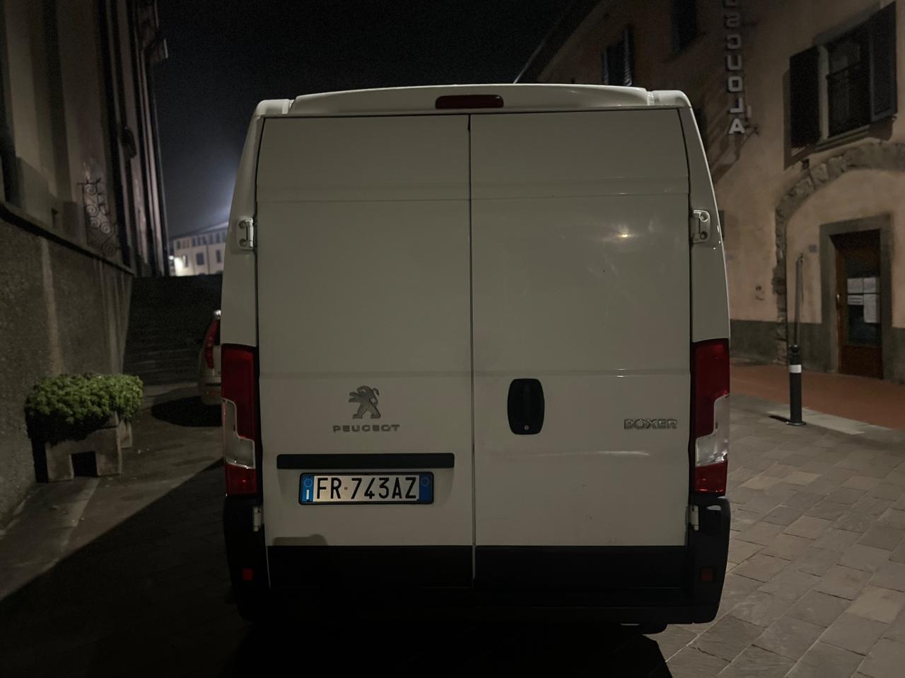 Peugeot Boxer 2.0 Diesel 130 CV - 3 Posti