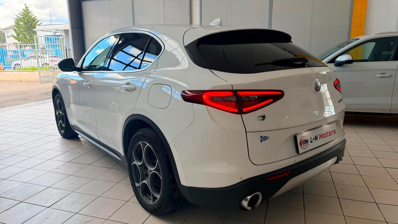 Alfa Romeo Stelvio 2.2 Turbodiesel 210 CV AT8 Q4 Executive