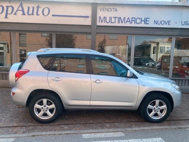 Toyota RAV4 2.0 4X4 Luxury Automatico GPL