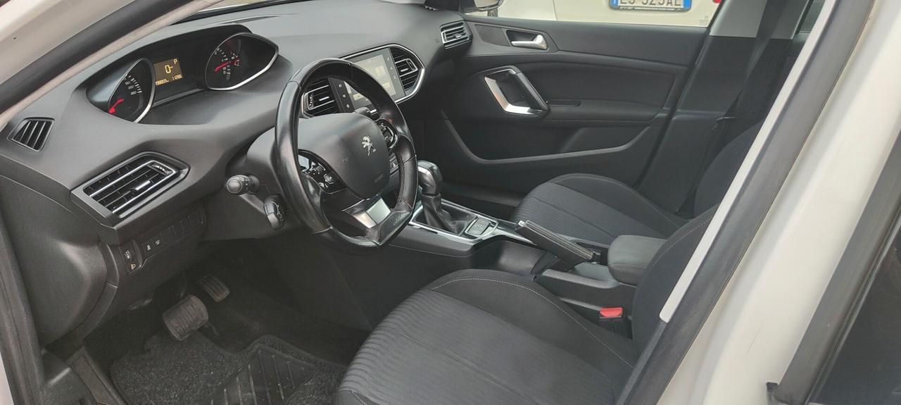 Peugeot 308 BlueHDi 120 Allure cambio automatico