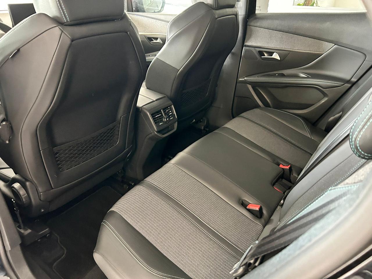 Peugeot 3008 BlueHDi 130 S&S EAT8 Allure Pack