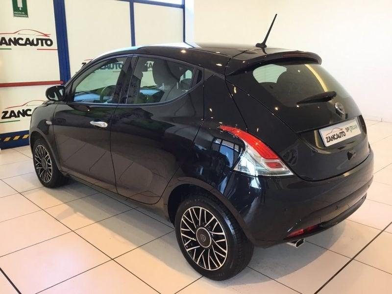 Lancia Ypsilon 1.0 FireFly 5 porte S&S Hybrid Platino MY24