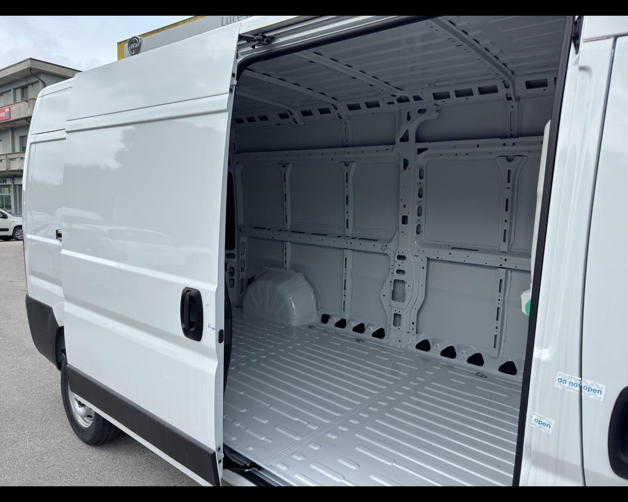 FIAT Ducato Serie 2 Stock My25 Furgone Lastrato 35q Lh2 140cv 2.2 Multijet 3 E