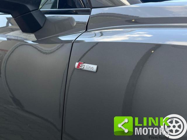 AUDI Q3 S-tronic S-line plug-in Hybrid Identity Black