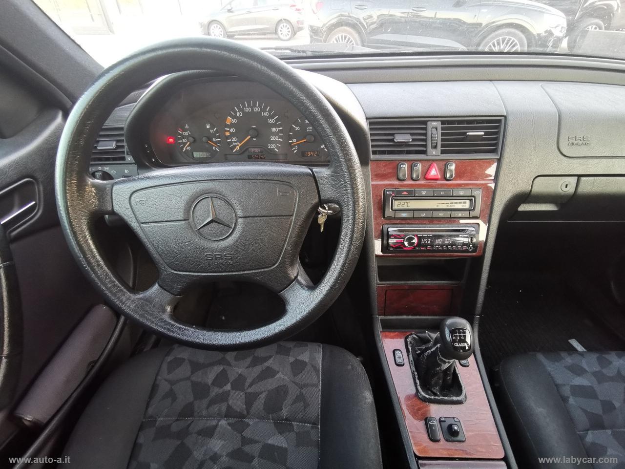 MERCEDES-BENZ C 250 TD Classic CON GANCIO TRAINO