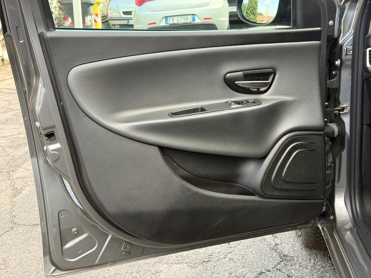 Lancia Ypsilon 1.3 MJT 16V 95 CV 5 porte S&S Platinum