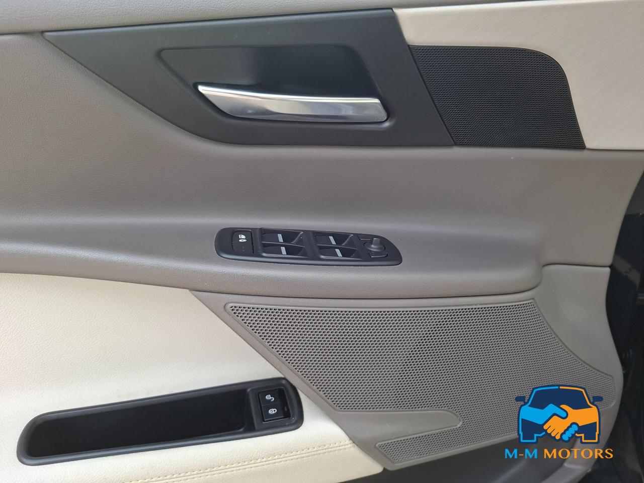 Jaguar XE Berlina XE 2.0d i4 Prestige Business edition 180cv auto my18