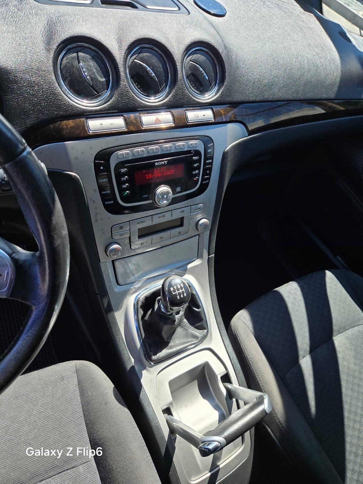 Ford Galaxy 2.0 TDCi 140 CV Ghia DPF