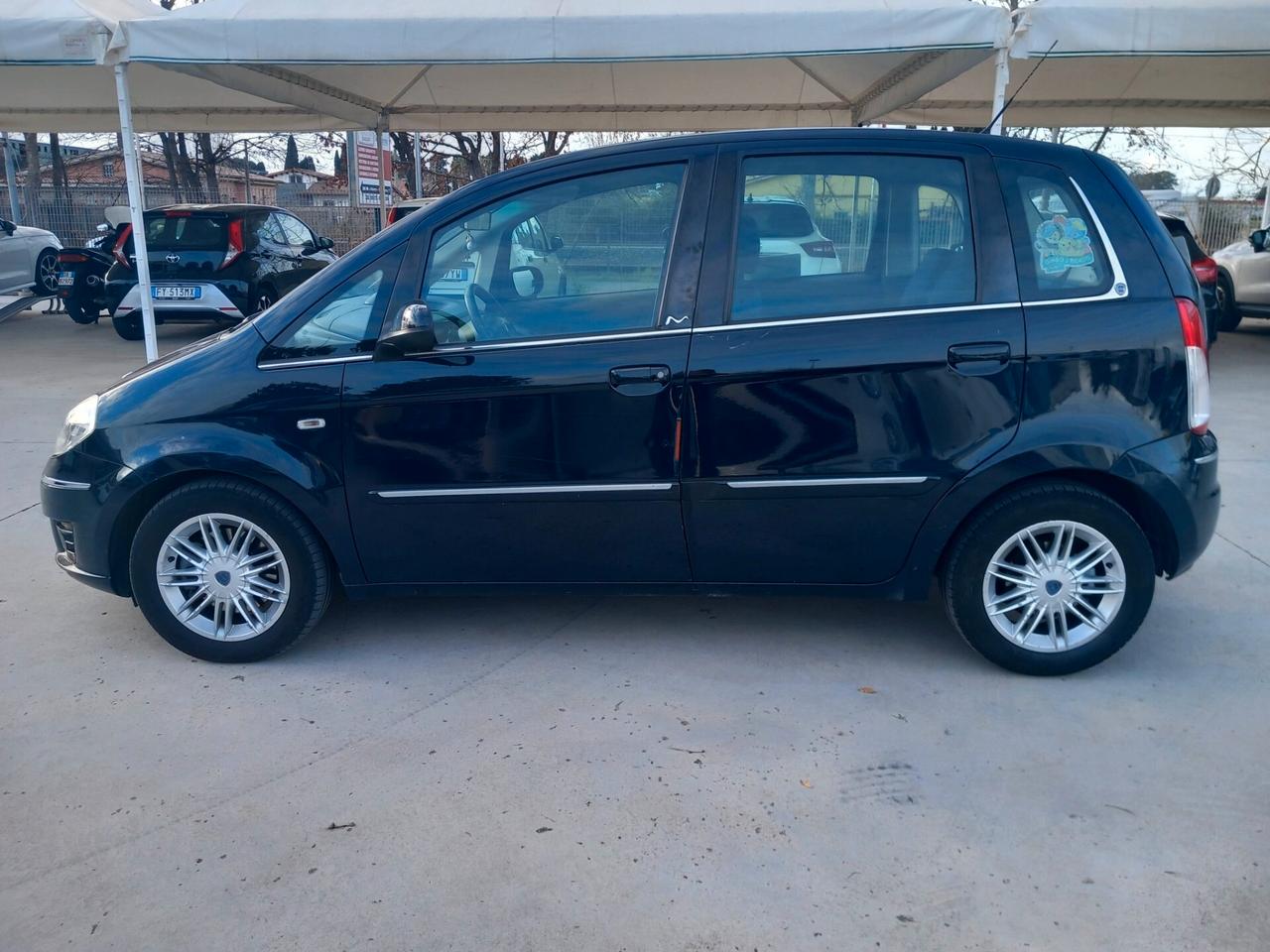 Lancia MUSA 1.6 Multijet Oro gomme nuove doppia chiava ottima utilitaria