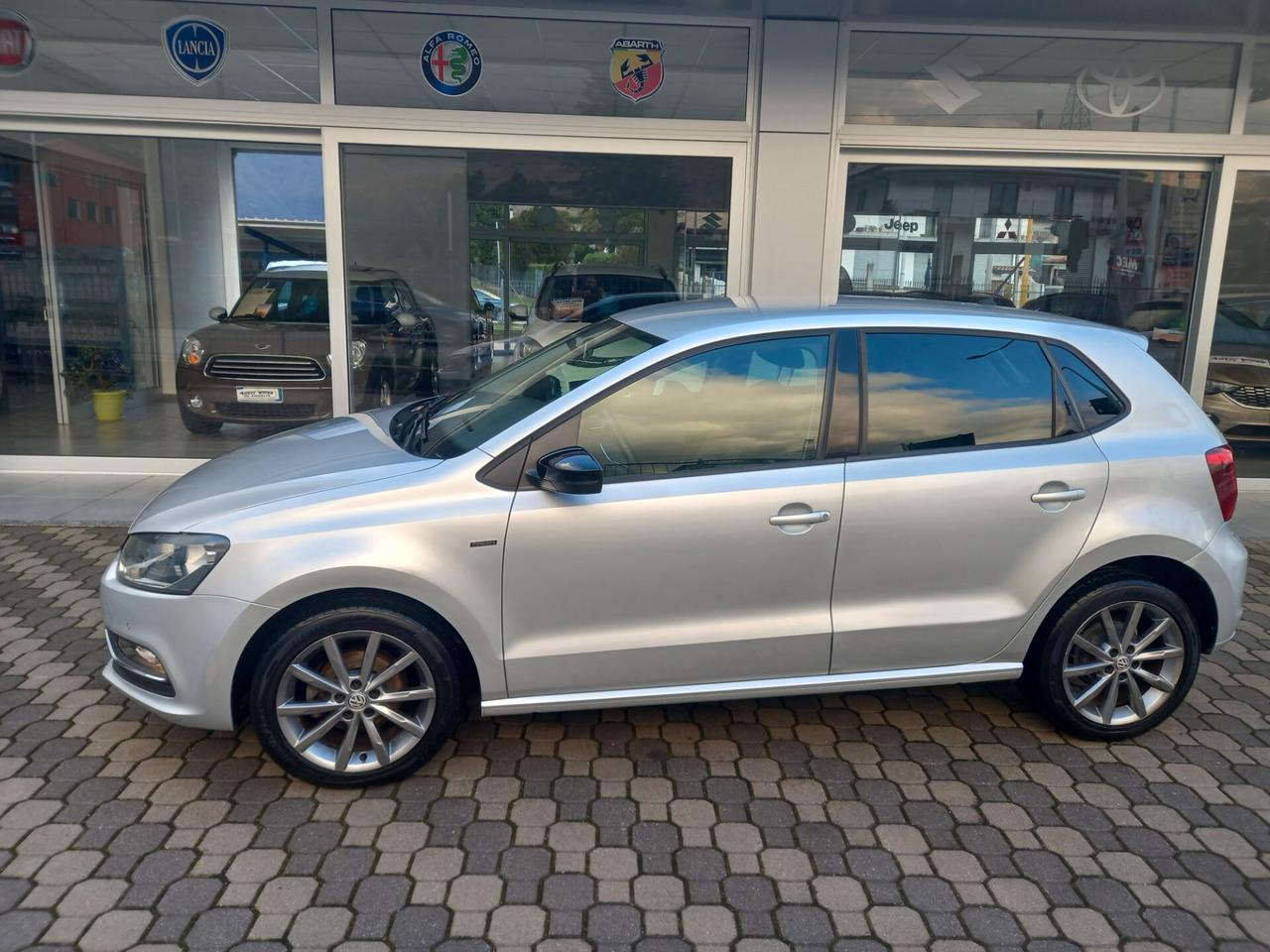 VOLKSWAGEN POLO RESTYLING 5p 1.0 MPI EURO 6 FRESH 75cv FULL OPTIONALS