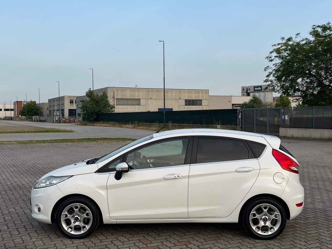 Ford Fiesta 1.4 5 porte Bz.- GPL Titanium
