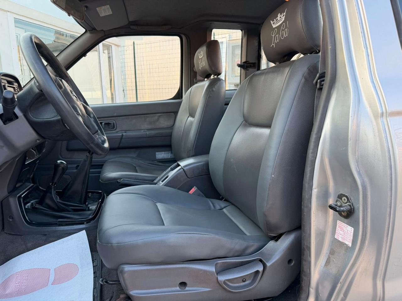 Nissan King Cab 2.5 Diesel 2 porte con gancio di traino